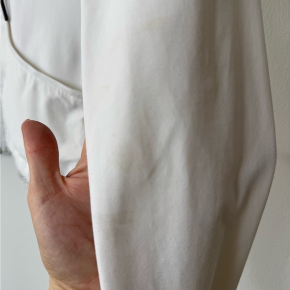 Lululemon Women's White Hooded Jacket - Picture 12 of 17